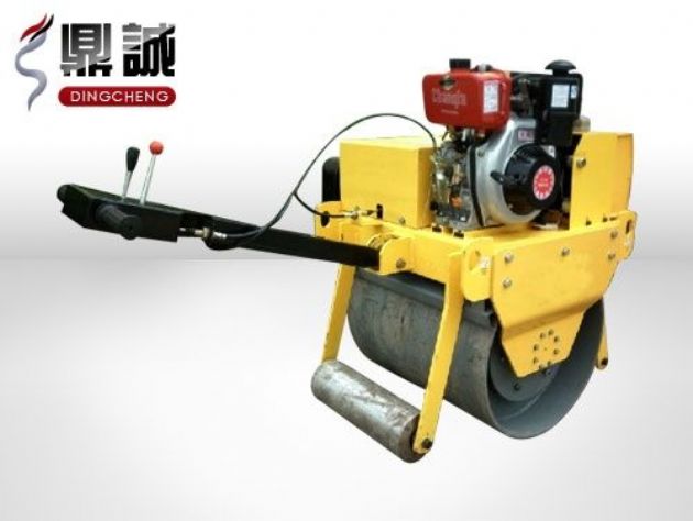 點擊查看詳細信息<br>標題：重型手扶式單鋼輪壓路機 閱讀次數：13075