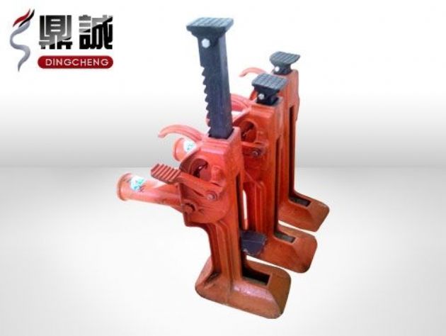 點(diǎn)擊查看詳細(xì)信息<br>標(biāo)題：齒條式起道機(jī) 閱讀次數(shù)：4061